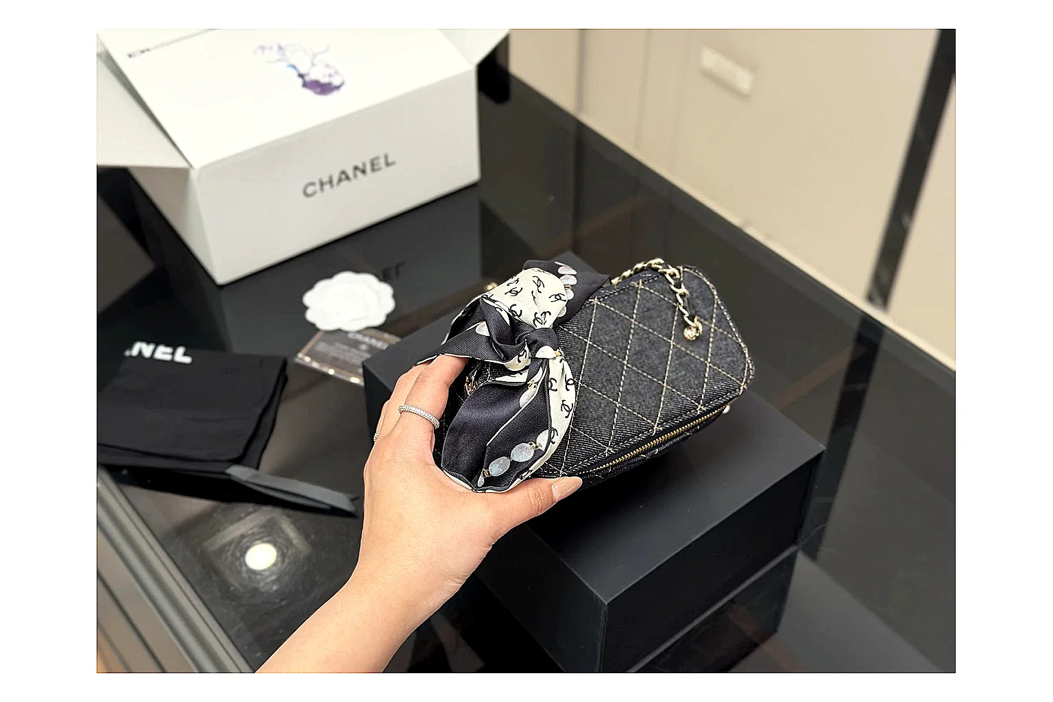 kakobuy find scout chanel quilted denim vanity bag product image thumbnail 2