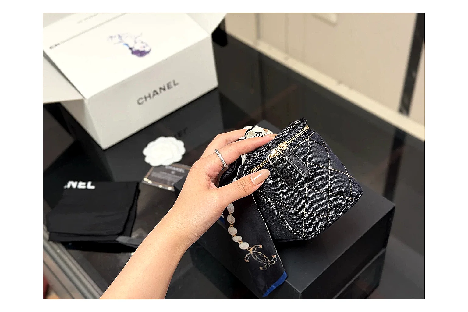 kakobuy find scout chanel quilted denim vanity bag product image thumbnail 4