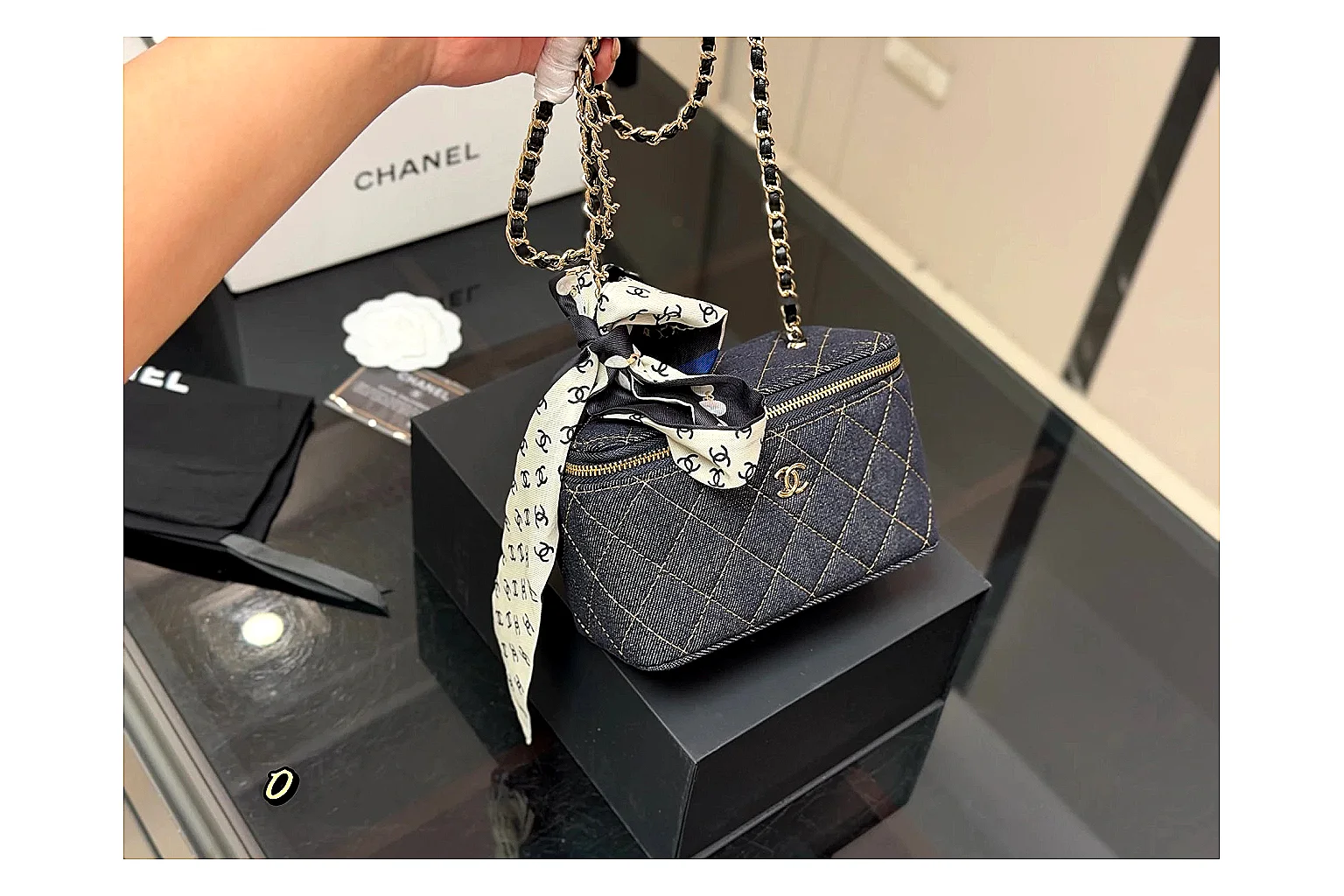 kakobuy find scout chanel quilted denim vanity bag product image thumbnail 6