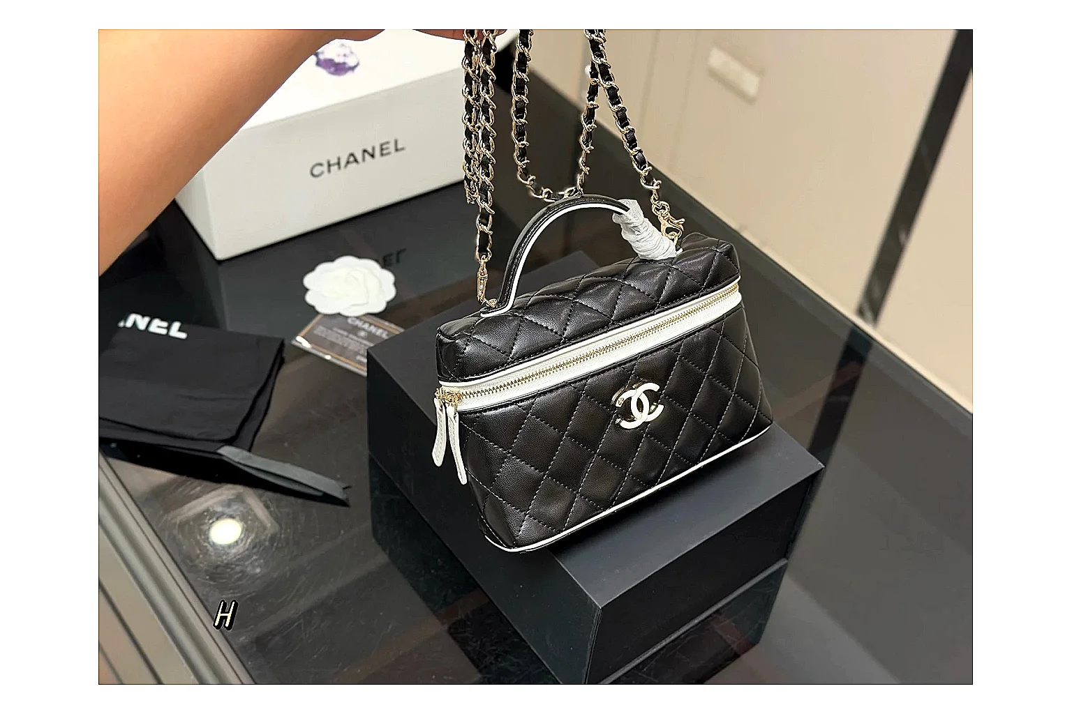 Chanel Wallet On Chain Black Product Image thumbnail 2