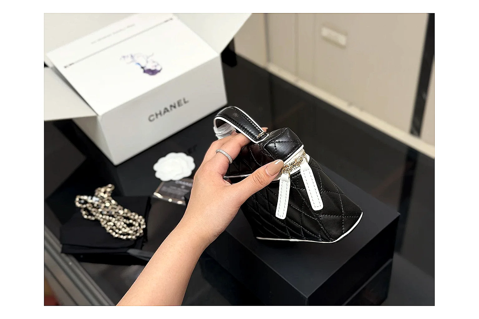 Chanel Wallet On Chain Black Product Image thumbnail 4