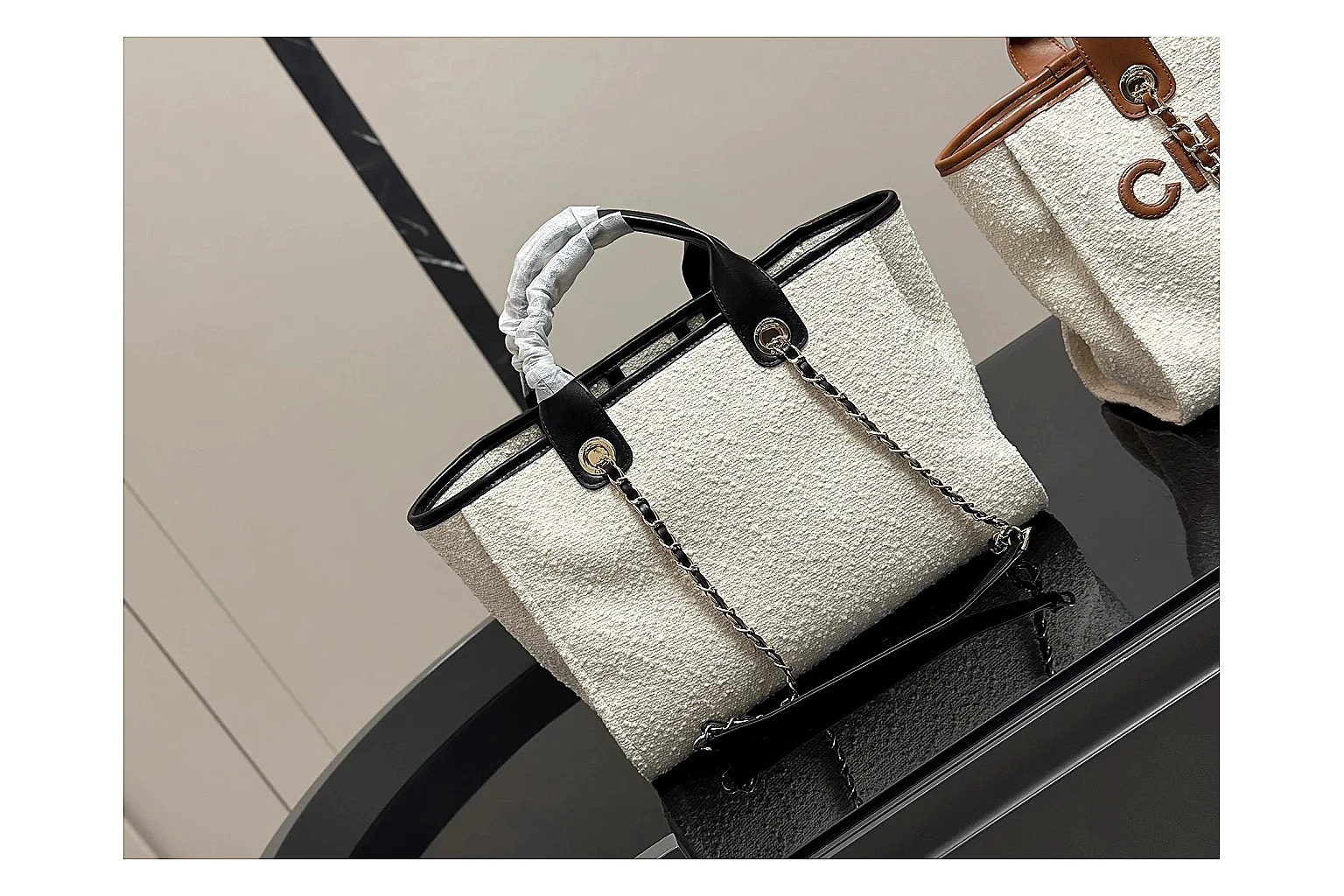 Chanel Tote Bag White Black Product Image thumbnail 6