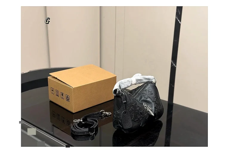 Other Mini Top Handle Black Product Image