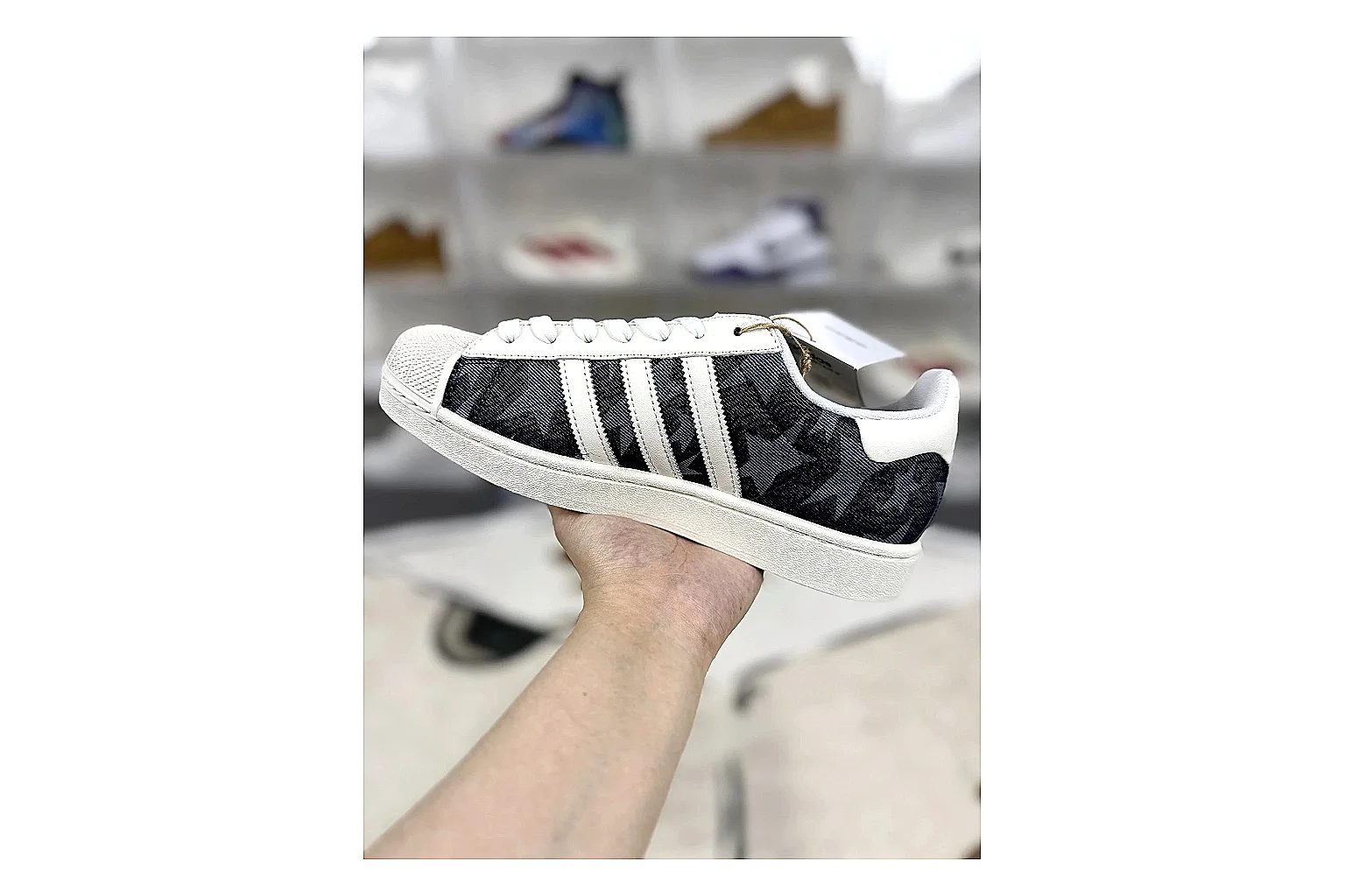Kakobuy find scout Adidas Superstar Mixed Sneakers scout comparison product image thumbnail 2